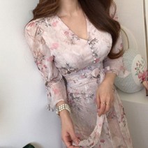 [랜덤플레이] 7부 나팔소매 페미닌 플라워 쉬폰 원피스