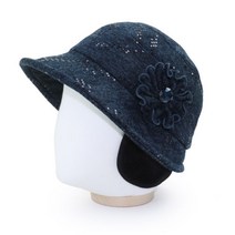 베이직엠 중년 여성 겨울모자 벙거지 귀마개 반짝이 보석 코사지