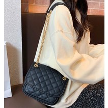 패션시그널 롬버스패턴 라지 숄더백.