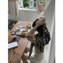 ins풍 지브라 도톰한 삼각 스카프 위에 니트 머플러 가을 겨울 목 보호대 따뜻한 케이프녀