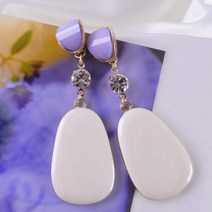 안젤리나샵 귀걸이2종구성 (크림스톤) 본품1종+사은품 은침귀걸이1종+케이스포함 핸드메이드 드롭형 데일리 무알러지귀걸이 티탄침 티타늄 주얼리 퍼플 바이올렛