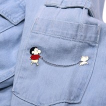 KIRAKU 짱구 뱃지 산책하는 짱구와 흰둥이 가방장식 악세사리 브로치 옷핀 짱구는 못말려