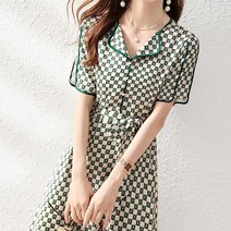 패션시그널 유니크 네크라인 프린팅 원피스