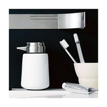 Vipp 9 비누 디스펜서 화이트