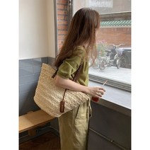 여름 스타일 미니멀 원피스에어울리는 인플루언서 휴가철 손뜨개 가벼운 해변가 실용적인 가방