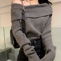 [랜덤플레이] 오프숄더 데일리 여친룩 롱 소매 골지 스웨터