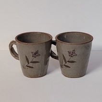 매화꽃 도자기 머그컵 세트(2P) 엔틱한 핸드메이드 국산 다크올리브그린 색상 실용 안정된 그립감 보온성