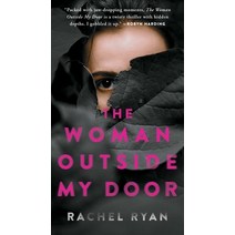 (영문도서) The Woman Outside My Door Mass Market Paperbound, Pocket Books, English, 9781668004722