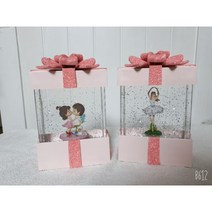 가꾸는 공간 LED 핑크 리본 선물 상자 멜로디 워터볼 생일선물 무드등 발레리나 뽀뽀장식 오르골, 뽀뽀하는 소년소녀