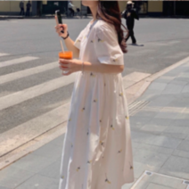 꽃자수 원피스 a flower embroidered dress