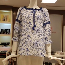 샤트렌 여성 아사면(100%)블라우스[빅 세일**66%**]얇은 면으로 편안한 체형커버 실루엣 시원해 보이는 프린트로 레이스와 수술장식이 포인트인 7부소매 캐쥬얼 블라우스