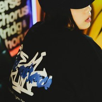 크럼프 328956 그래피티 로고 티셔츠 CT0360-1 - BLACK