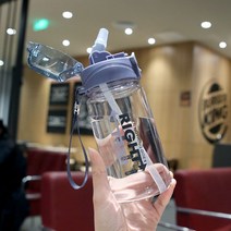 【휴대용 물병】빨대 컵 어른 임산부 벨트 눈금 휴대용 물병 내열 방낙 물컵 눈금 플라스틱 컵 고안치 컵, 로프 블루 550Ml_한 물 컵