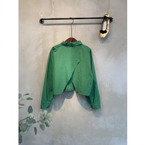 씨샵인더룸 / 딜라잇 크롭 카라 뒷트임 셔츠 3color