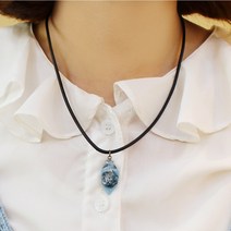 라온님프 소녀의 운석목걸이