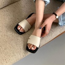 여자 해외여행 휴양지 트임 스퀘어토 슬리퍼