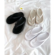[빠른배송/편한착용감] 말랑한 초경량 쿠션 플랍쪼리 슬리퍼 가벼운 통굽 볼드스트랩 통굽 쪼리 슬리퍼 (2.5cm)/316