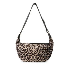 더퍼플 드렌디 호피패턴 반달 숄더백 라운디 스타일 캐주얼룩crossbody bag 숄더백 미니백 크로스백 핸드백 여성가방 여성숄더백 버킷백 여성핸드백 여성크로스백 여성토트백 미니크로스백 여성미니크로스백 에코백