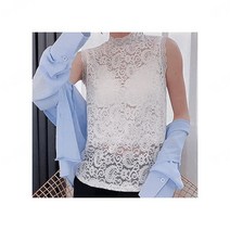 반하이넥으로 고급스러운 느낌을 주는 레이스 블라우스