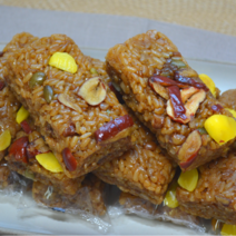 [노아궁떡] 100% 국산 찹쌀 개별포장 약식 결혼식 연산대추 당일제조 답례떡 한끼 아침식사 식사대용 굳지않는 떡 찰떡 어른간식 영양떡 약밥 궁중 약식, 궁중약식1.5kg