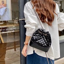 복주머니 인조가죽 다이아 퀼팅 체인 미니 백팩