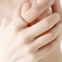 노이드비 여성용 써지컬스틸 하프 큐빅라인 반지