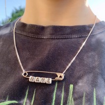 옷핀목걸이 힙합 펑크 성격 안전 핀 목걸이 사용자 정의 광장 26 영어 편지 큐브 매력 펜던트 여성 크리스마스 선물