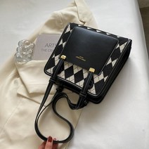 별똥별 이성경 가방 핸드백 킬힐 김하늘 왜오수재인가 서현진 내일 김희선 패션 스타일 레드