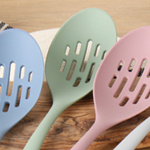 [국산]위생적인 실리콘 타공국자 면요리 국물분리 건더기 건지개 4종, [다이서] 파스텔 그린