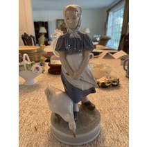 Royal Copenhagen Porcelain Peasant Girl With Goose Figurine #527 Denmark