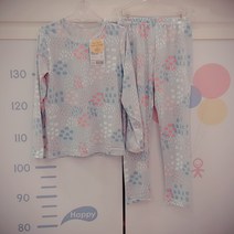 투키즈 (꾸시꾸시 ) 인천점 여아 기능성 발열기모 9부내의~최저가 상품9900원 @@ 최고인기 상품!! 필수아이템 촉감이 보들보들 하고 신축성~발열 실내복 세트