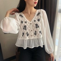 핸드 자수 블라우스