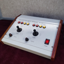 카메라 컨트롤러 펜틸트 영상장비 2CH RM-102 중고 상세보기클릭