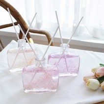 더허브샵 유멜 프리저브드 디퓨저 200ml 꽃 향 향취 하바리움 플라워 생화 국내산 식물성 자연 조향사 블랙체리 데이지 복숭아 분위기 인테리어 유리병 코르크마개 이중마감, 아카시아모링가
