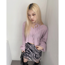 로픈 초커 스트랩 V넥 크롭 니트 티셔츠