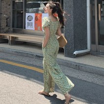 떳다그녀 우리넬 퍼프 플라워 점프수트