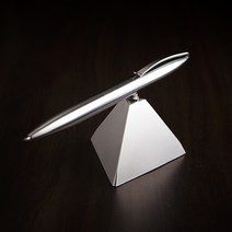 빵빵야 FC 피라미드 실버 거치 볼펜 볼펜 마그네틱볼펜 스탠드볼펜 스텐드볼펜 디자인볼펜 사무용볼펜 탁상볼펜 펜홀더 볼펜꽂이 고급볼펜 고급사무용볼펜 인쇄 홍보판촉물 사무용볼펜탁상볼펜