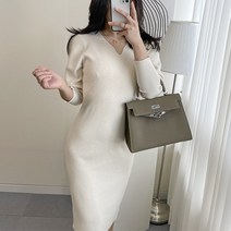 에스.마르코 여성 가을 보들보들 도톰 페미닌 더블 딥 브이넥 H라인 루즈핏 울 롱 니트 원피스