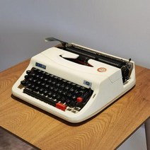 수동 옛날 복고 레트로 타자기 오래된 창콩 910 영어 기계 1980S 빈티지 문학 예술 선물의 정상적인 사용 중세 골동품
