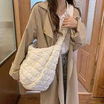 신예은 보부상 가방 제니 대학생 구름백 크로스백 빅백 전참시