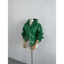 돌체비타샵 애나멜 유광 후드 바람막이 숏 자켓