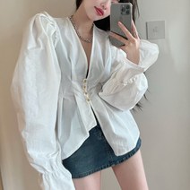 안녕릴리 여성 루즈핏 브이넥 퍼프 프릴 아일렛 레이스 언발 페미닌 블라우스 2030164BL
