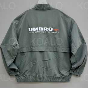 [국내백화점판] UMBRO 엄브로 25신상 클래식 웜업 바람막이 자켓 긴팔 셋업 (카키)