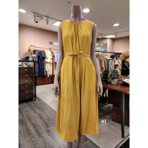 BCBG [올앤선드리] 크로플 민소매OP- A3M5O644 33 [MUSTARD]