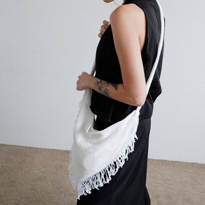 보르 Ti-angle Finge Shoulde Bag_White