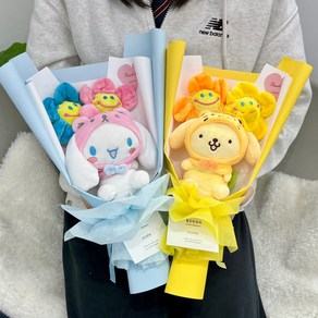 산리오 프렌즈코스튬 가방고리 스마일꽃2송이 키링 인형꽃다발 졸업선물 생일선물 졸업식꽃다발