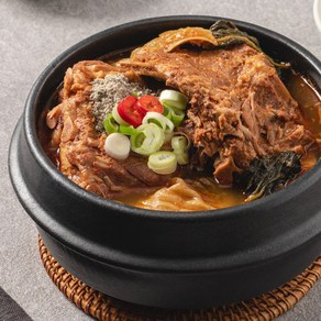 (4팩) 순대보감 뼈해장국 4인분 밀키트 900g 진한 사골육수 담백 우거지 감자탕 맛집