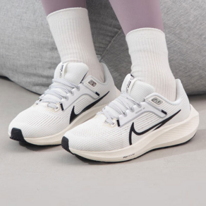 나이키 W AIR ZOOM PEGASUS 40 DV3854-104