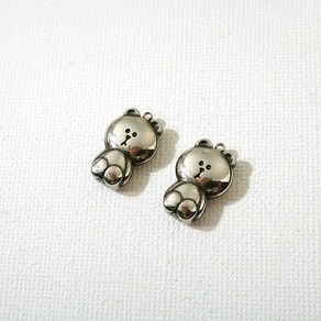 비즈아이 [8-116-03]써지컬스틸 펜던트 앉은곰 11x16mm 1개