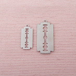 비즈아이 [8-087-09]써지컬스틸 펜던트 면도칼 11x24/15x33mm 1개